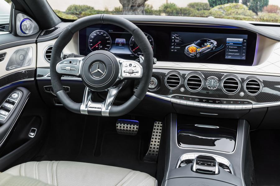 Торпедо Mercedes-AMG S63 4Matic+ Lang 2017 года  (WW) (фото 61 из 105)